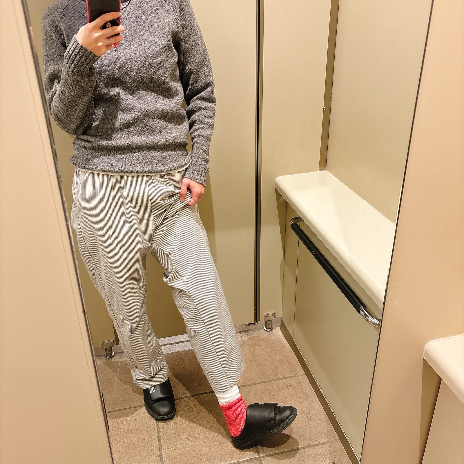 ざくざく進め、赤い靴下