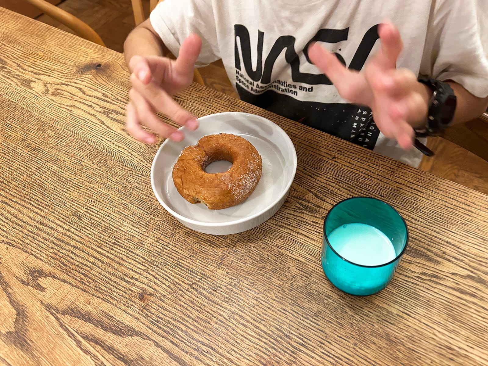 ¥140 オミセデアゲタドーナツ（メープル）