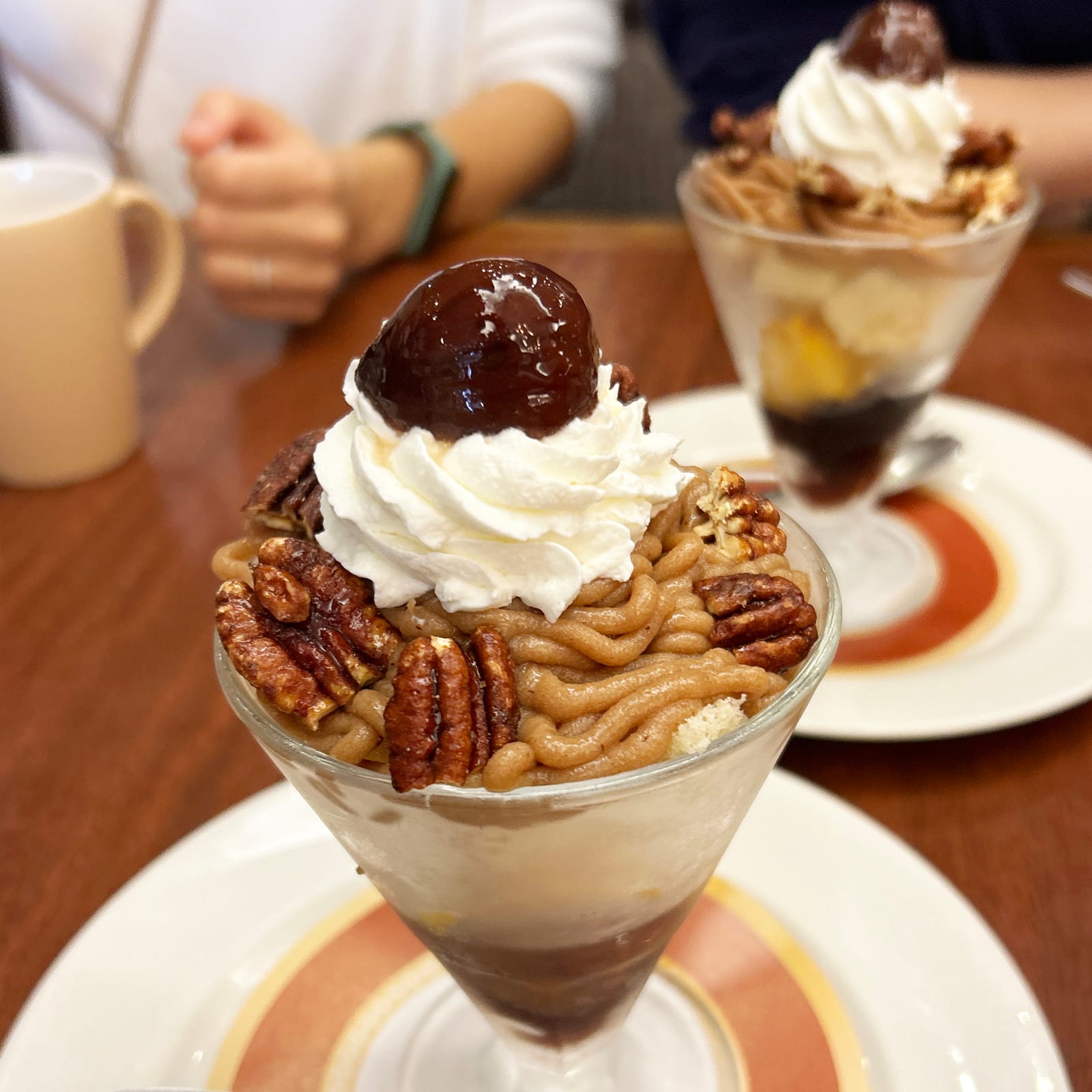 ¥1,188 渋皮栗とほうじ茶と柿のパフェ（RoyalHost）