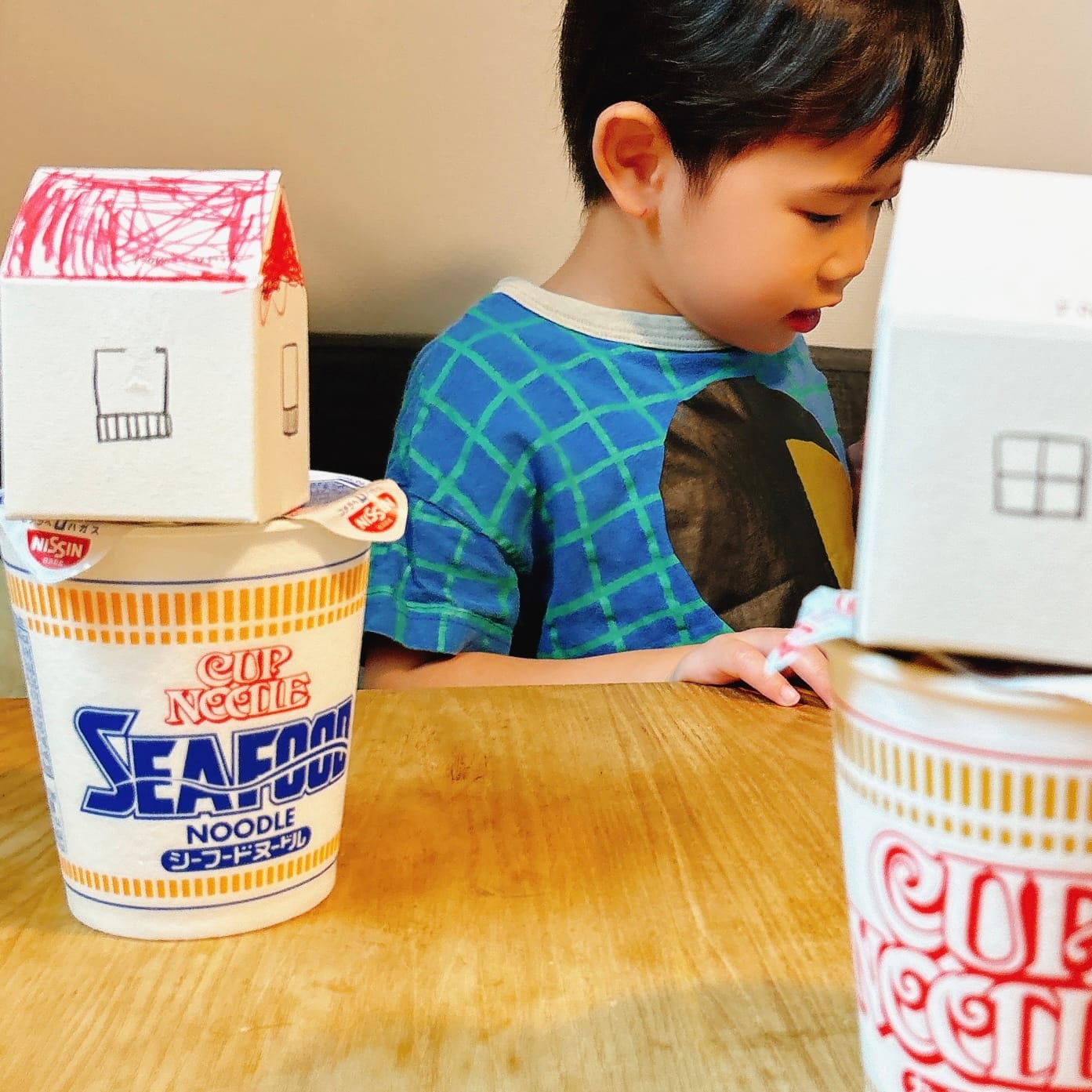 カップラーメンで踊る