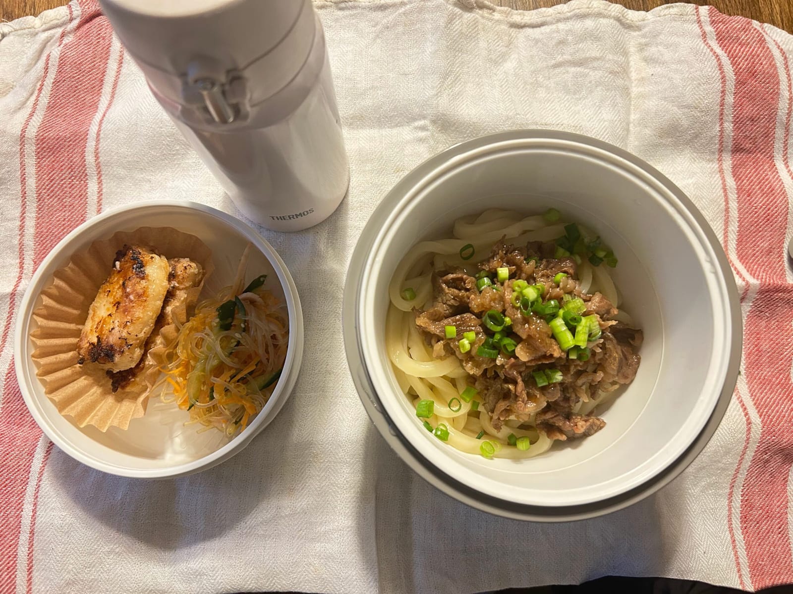 車内食は肉うどん