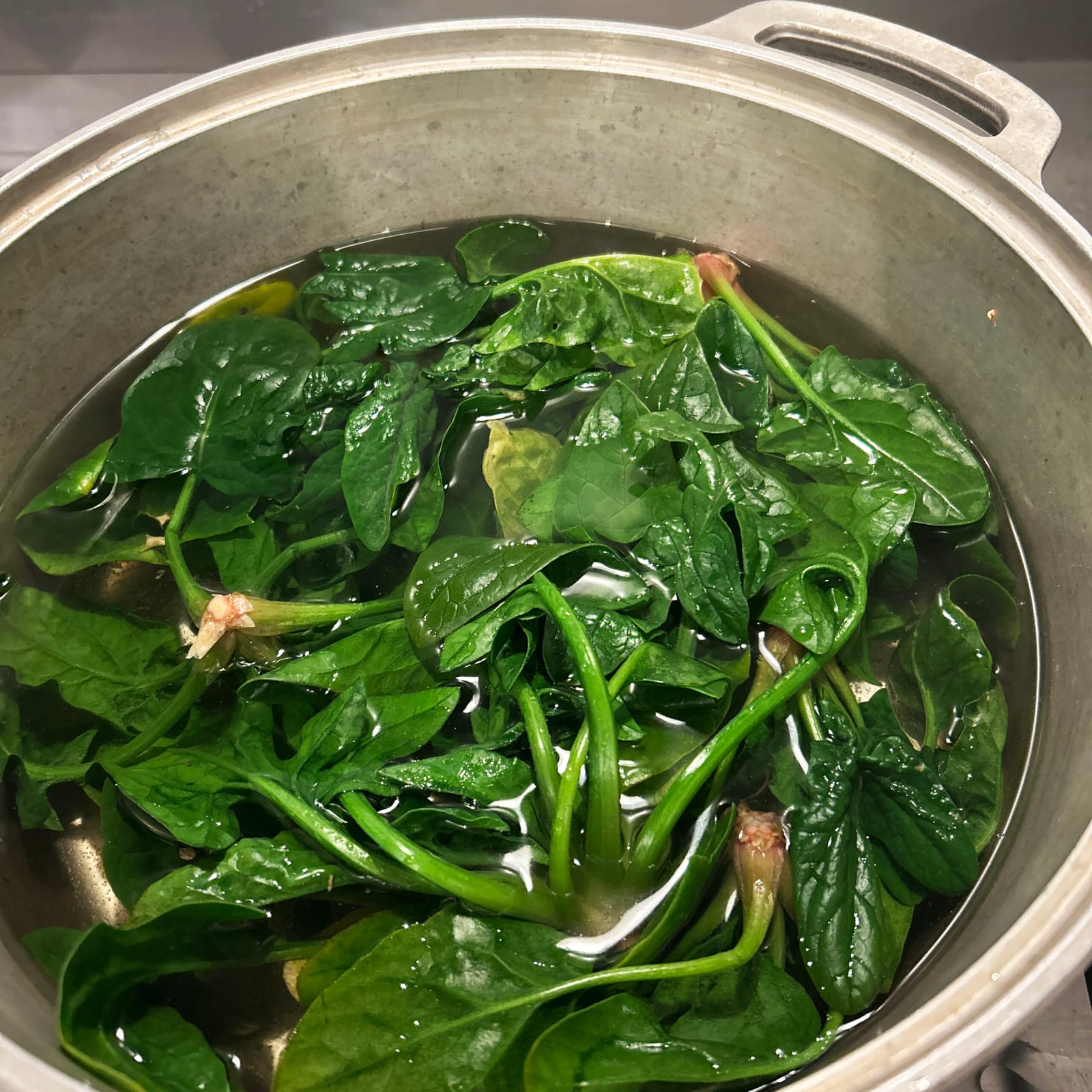 ¥250 無農薬ほうれん草100g（ありんくりんの森）