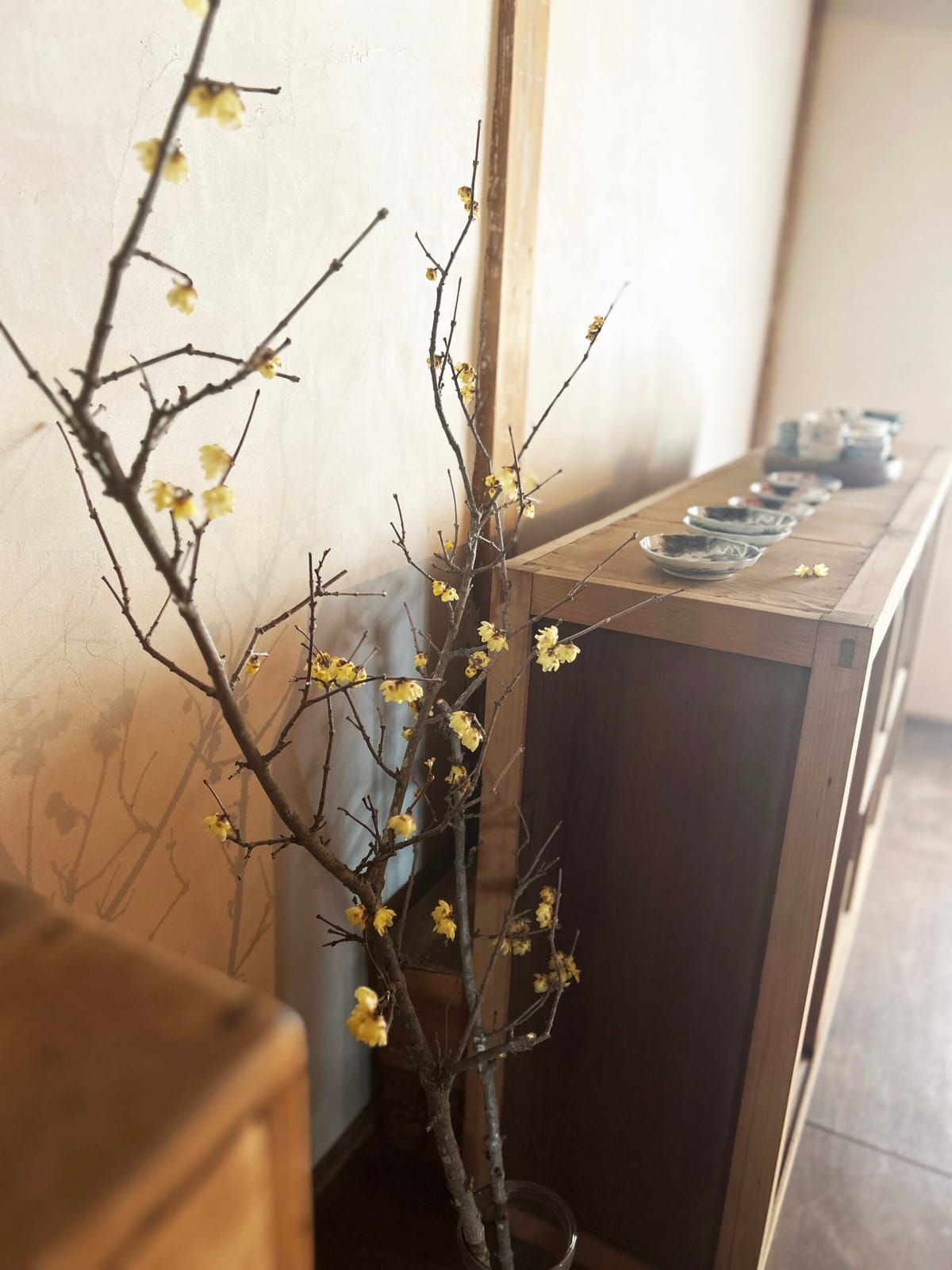 ¥1,200 クロモジチャイ、ロールケーキ（sui）