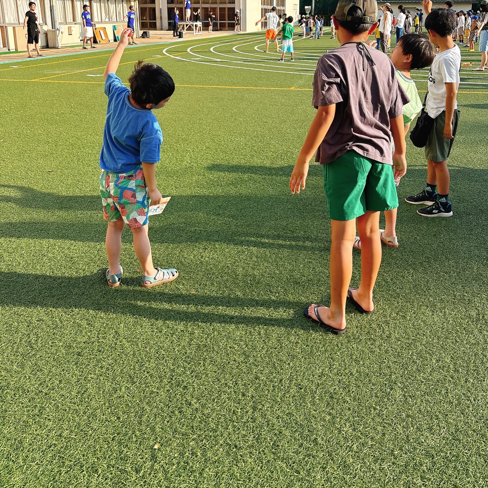 朝、男子たちのやさしさ