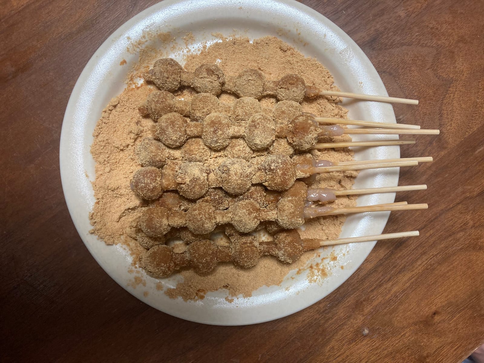 いやいや、ひとつと言わずふたつみっつ食ってってくださいよ〜