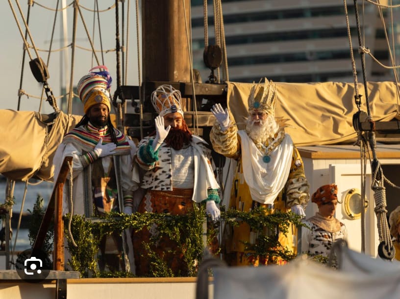 LLEGAN LOS REYES