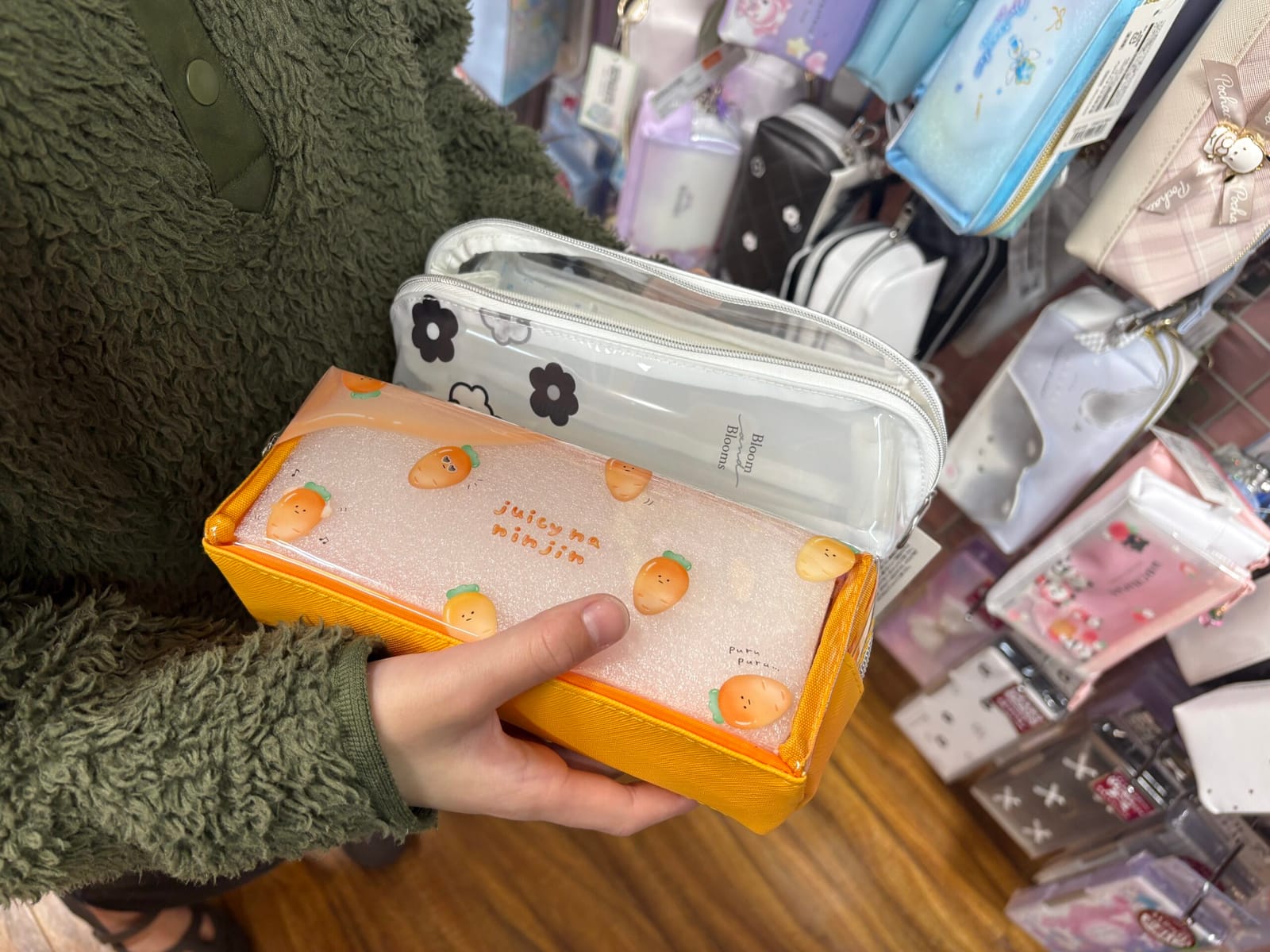 ¥1,848 ジューシーなニンジン筆箱
