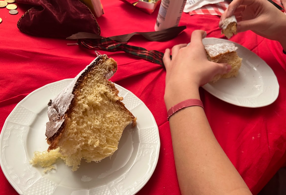 pandoro - italian sweet bread