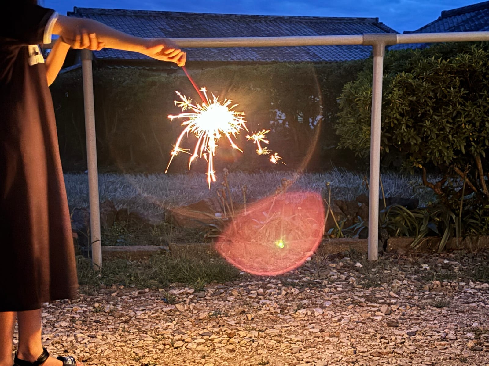 気温も夏だし、花火