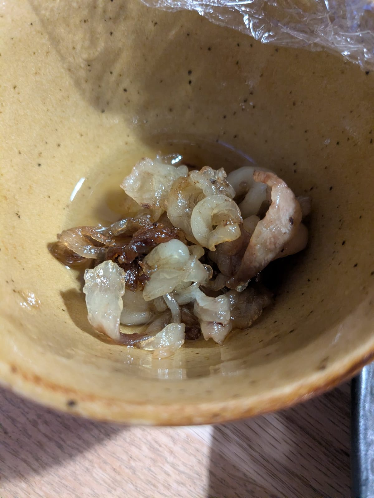 肉の脂身をスポドリのように飲む言い訳探しに必死。世の中の脂身が私のさらに集まってくれますように。