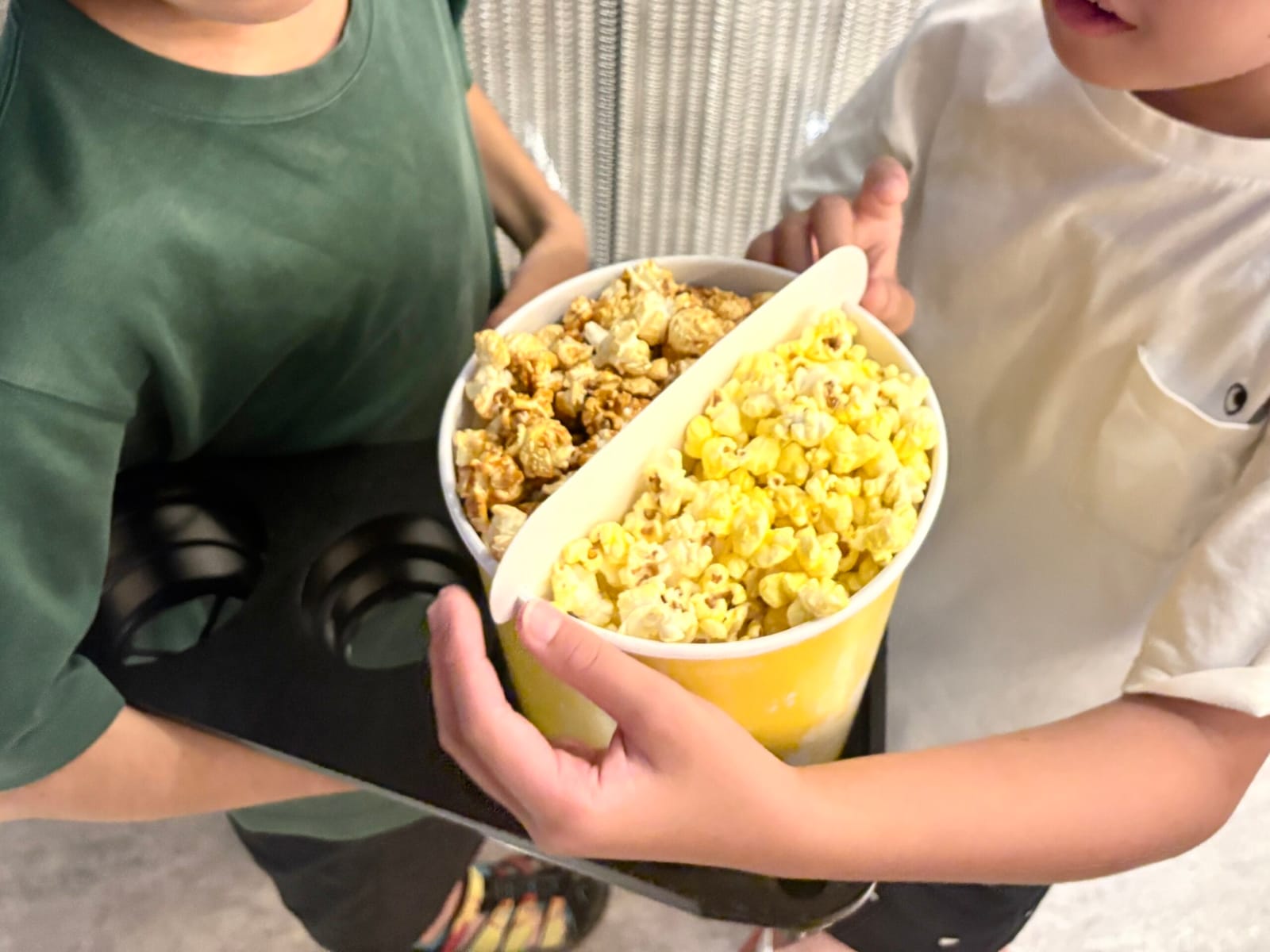 ¥650 ハーフ&amp;ハーフポップコーンL