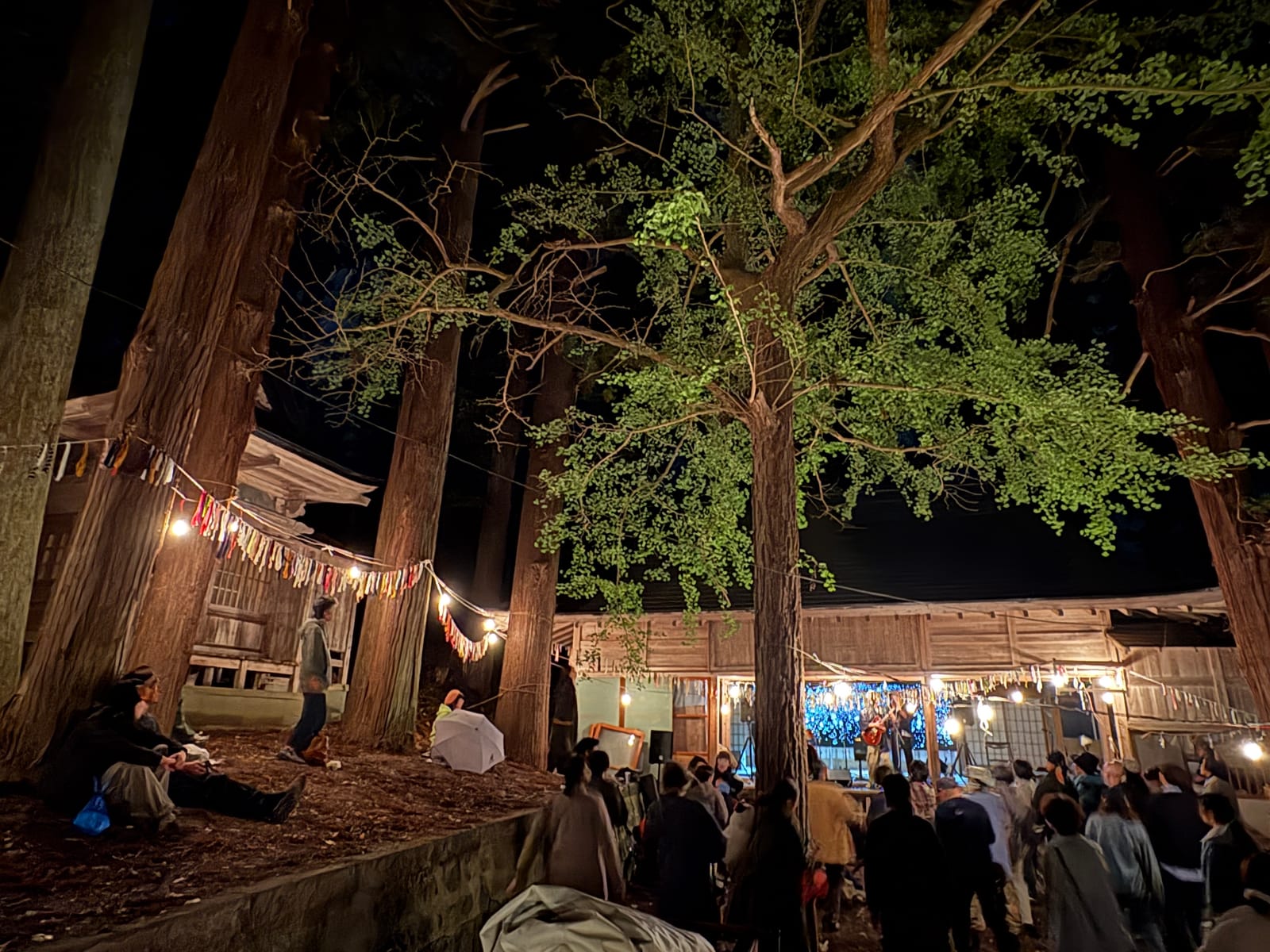 神社でお祭り
