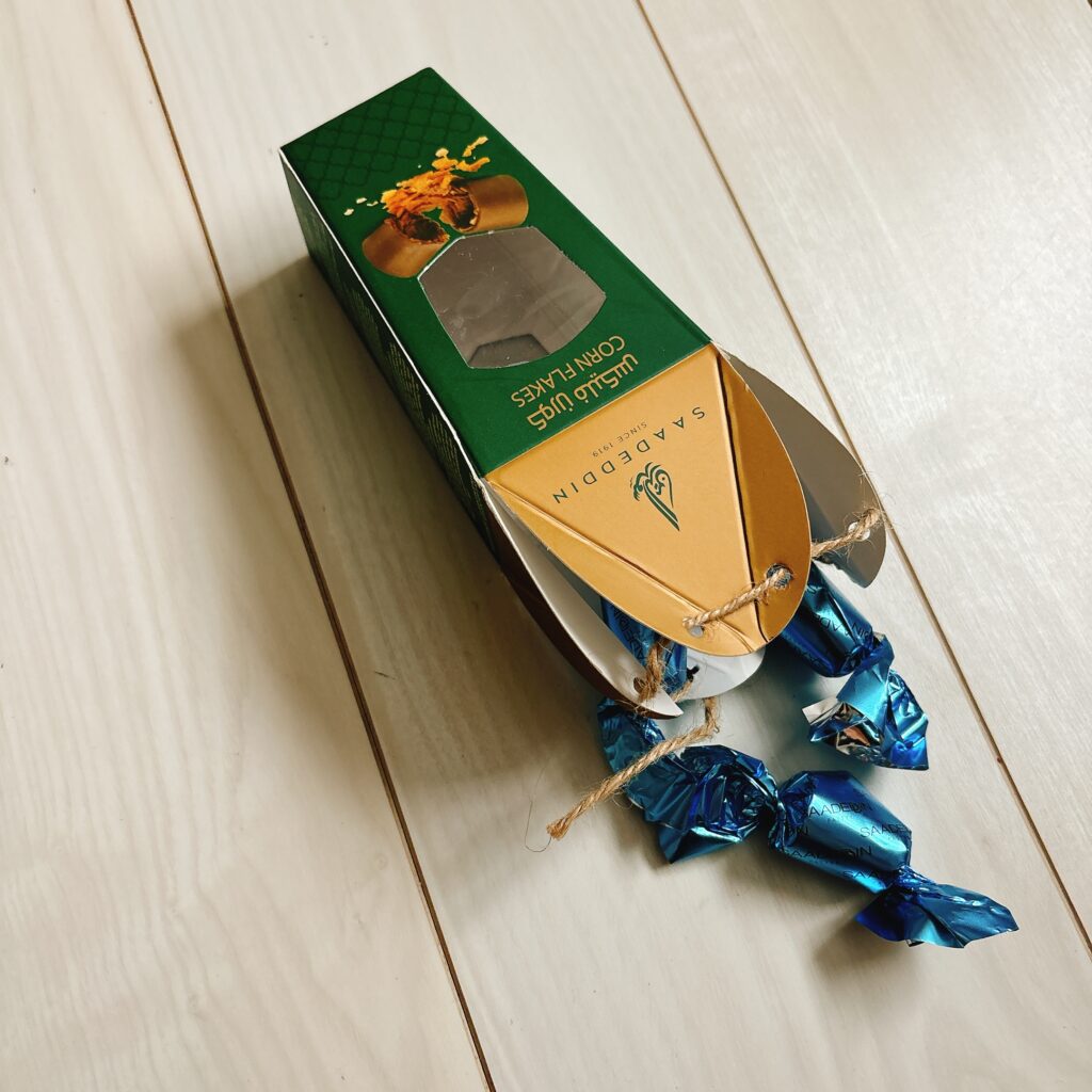 サウジアラビアのチョコを食べながら