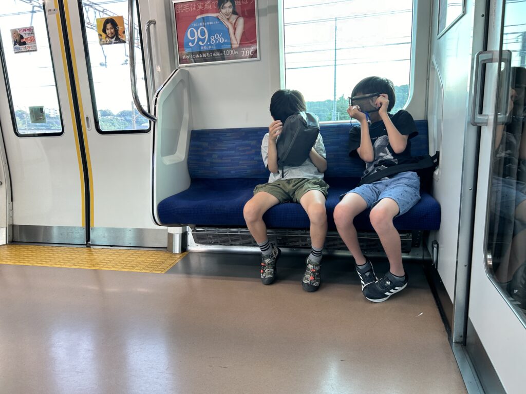 ¥800 脱出 小人（アートトリックミュージアム）