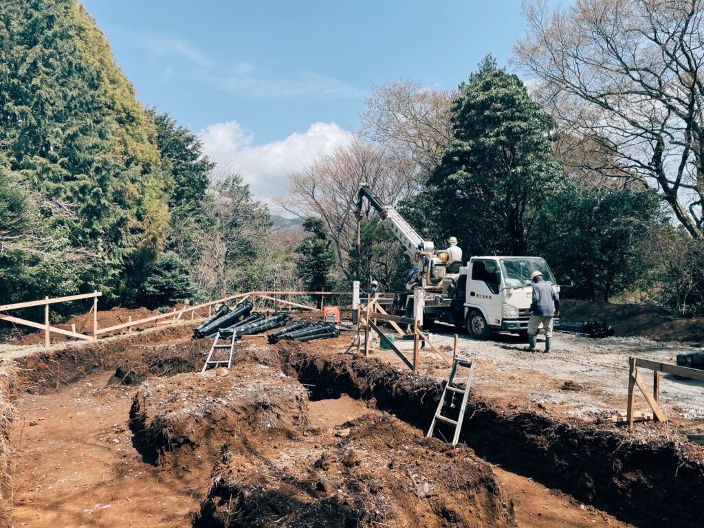 箱根の現場、ボーイ小学校初登校