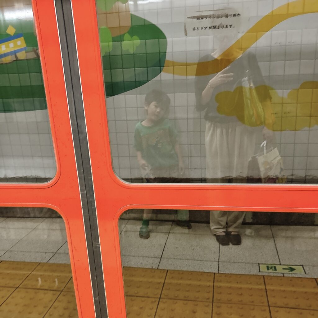 次男の姿で