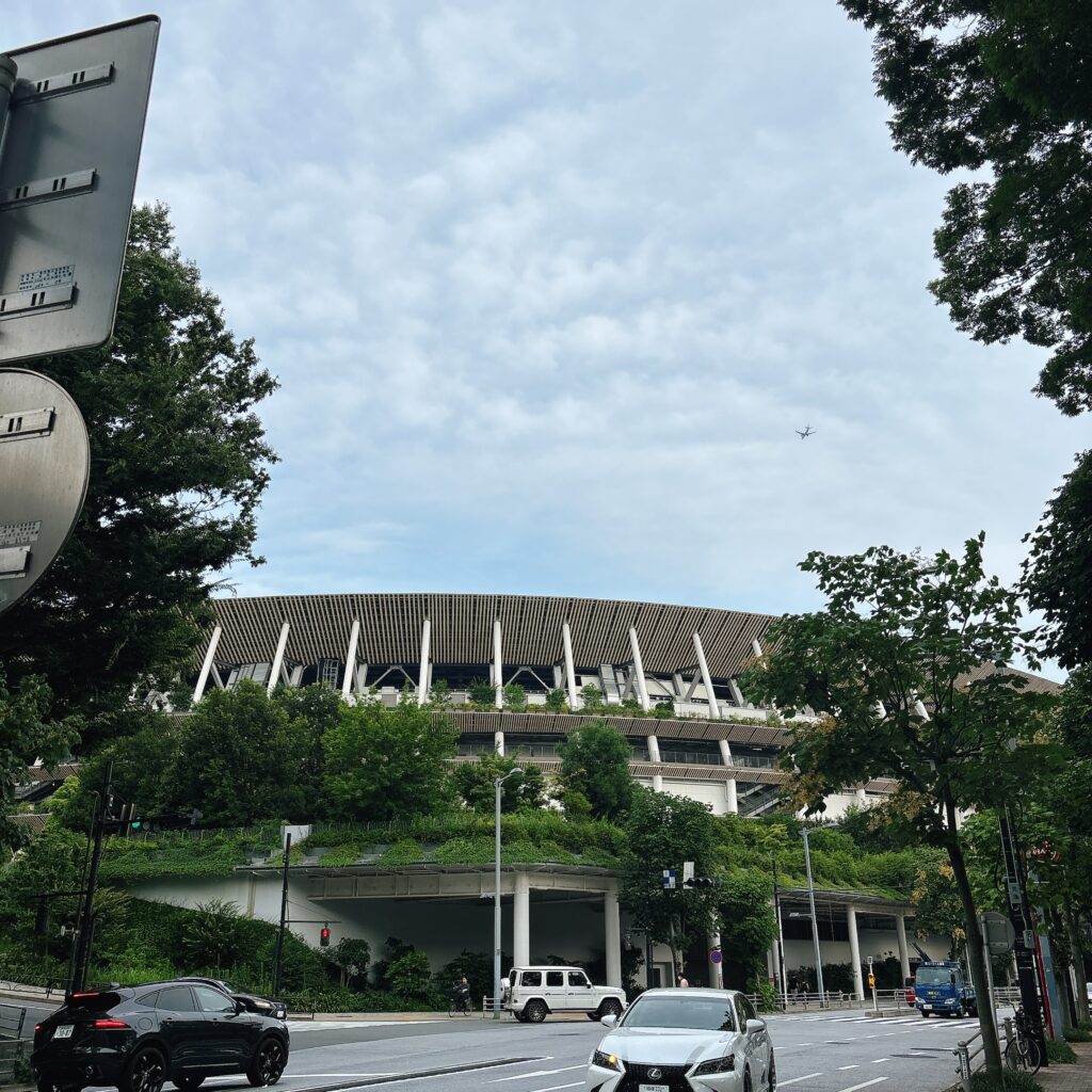 前へ前へ、東京の街