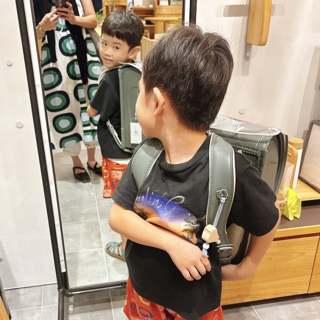 みどりのランドセル、ふたつ。