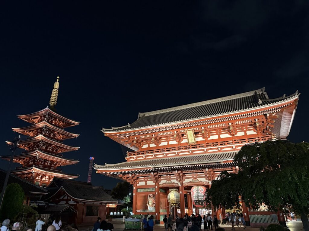 夜の浅草寺