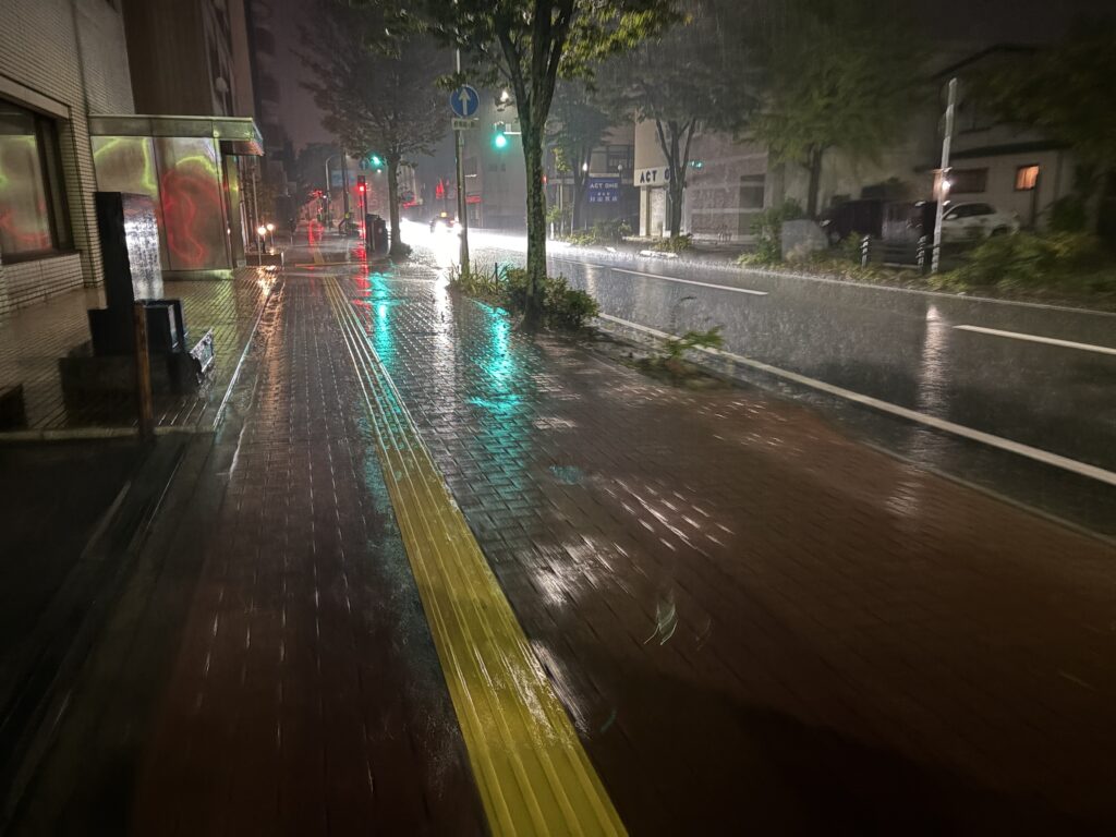 トンネル抜けた