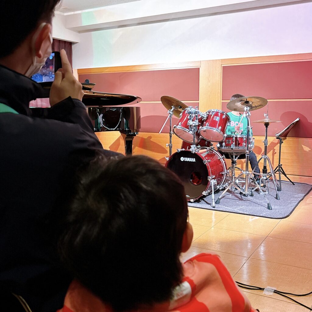 長男ドラム発表会にて