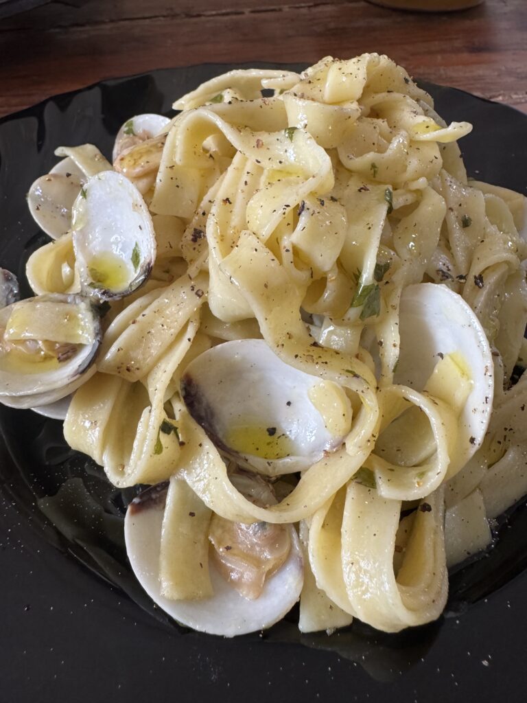 Paseo Médico y Pasta a le vongole