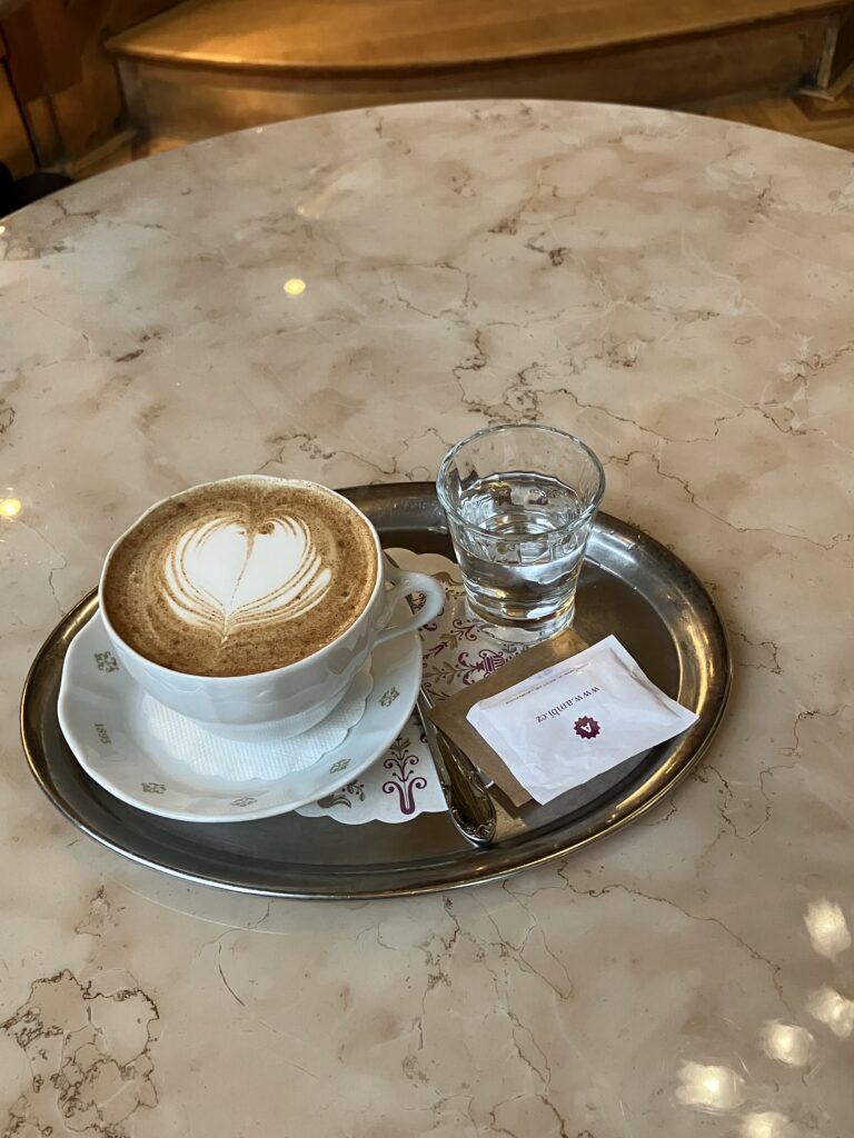 プラハのカフェ