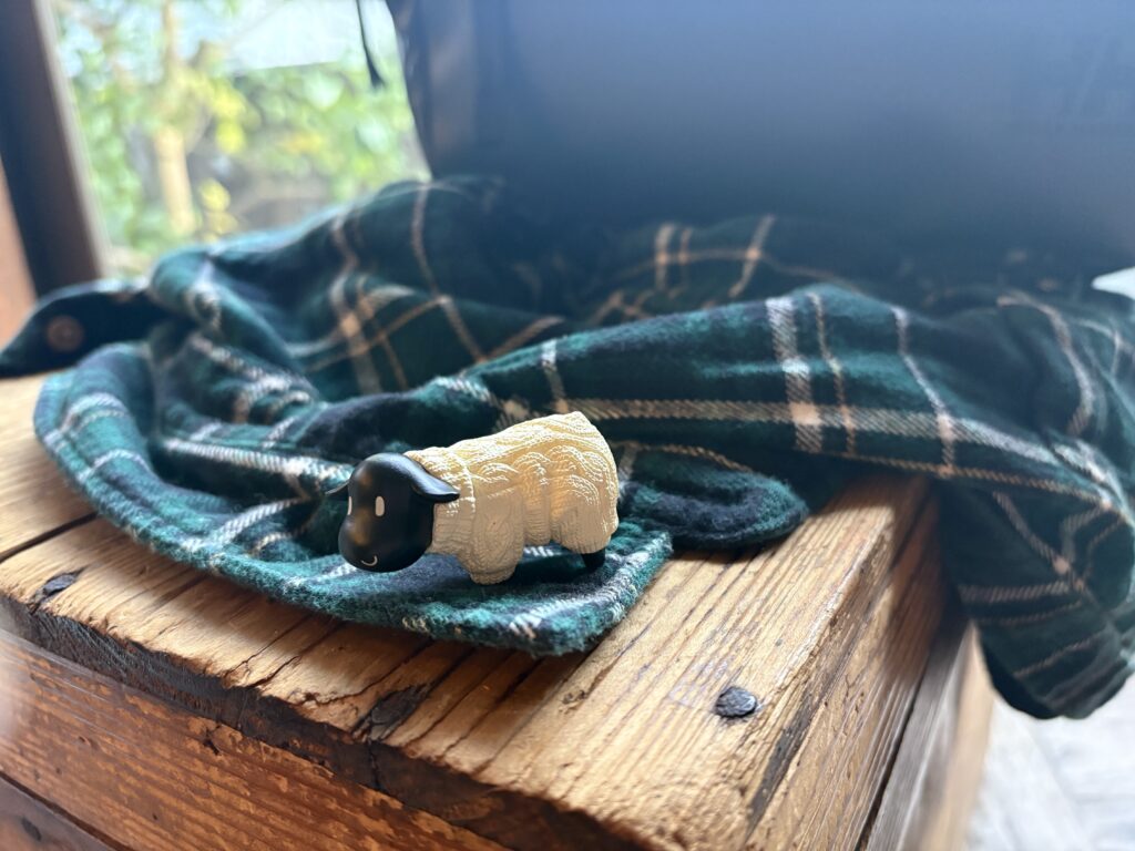 ¥300 ヒツジニット