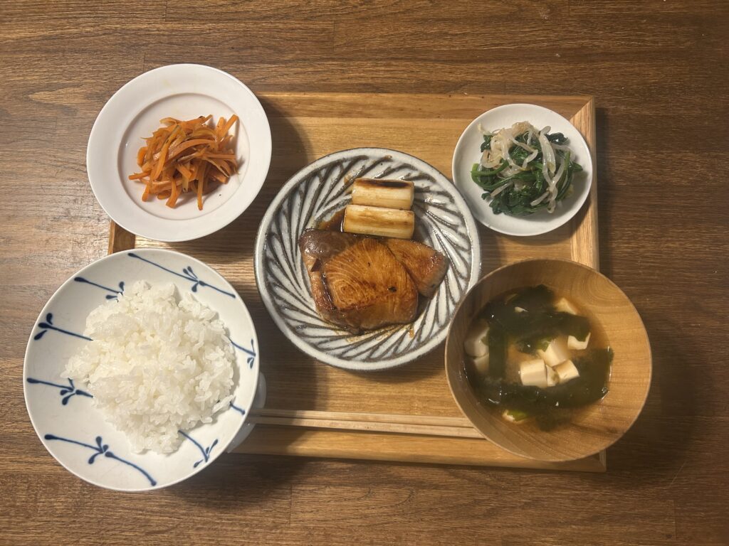 家庭科の実習（お魚料理）