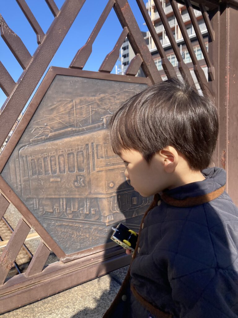 イヤイヤ　だいすき　イヤイヤ