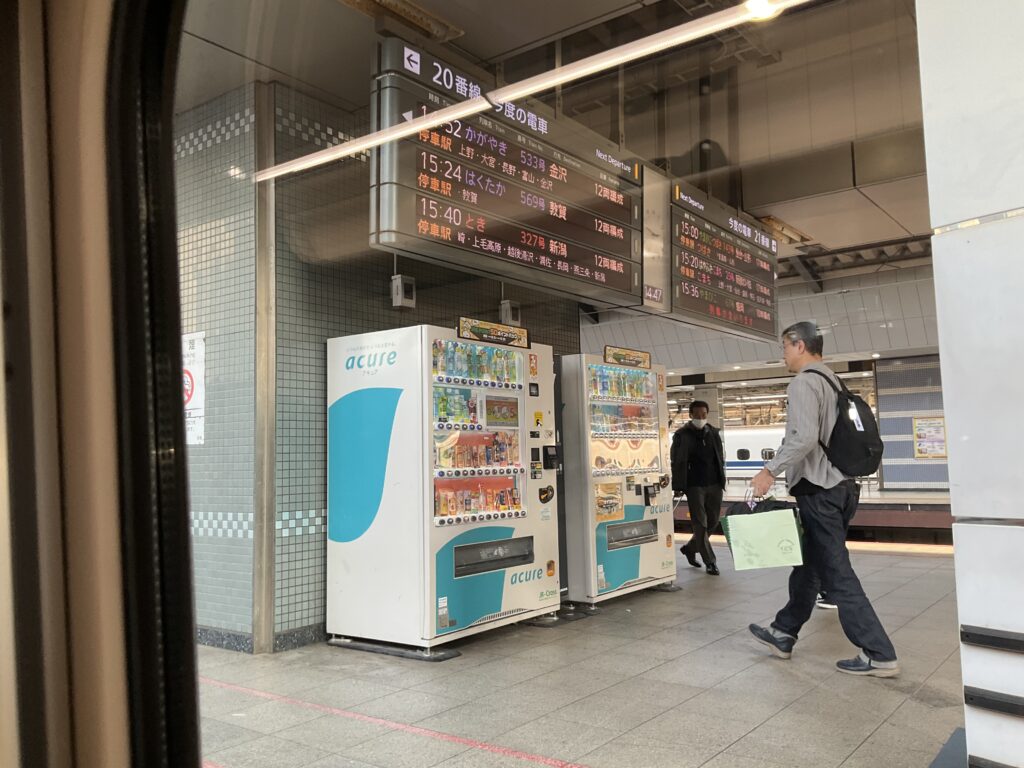 かがやきの車中にて