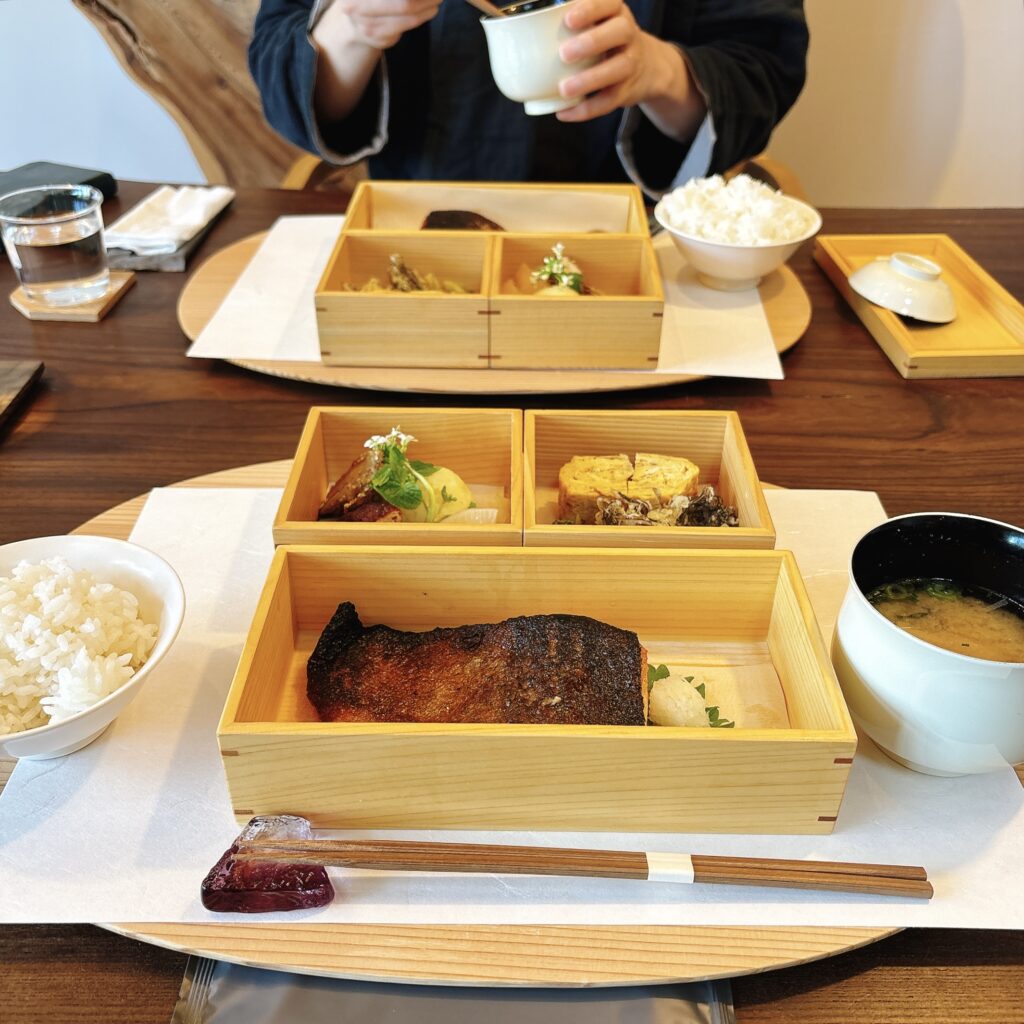 「うまいべさ？」