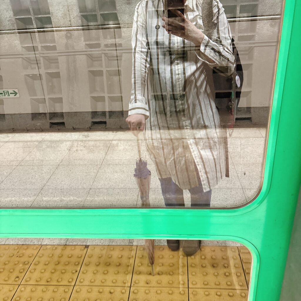 ホームドアに映る