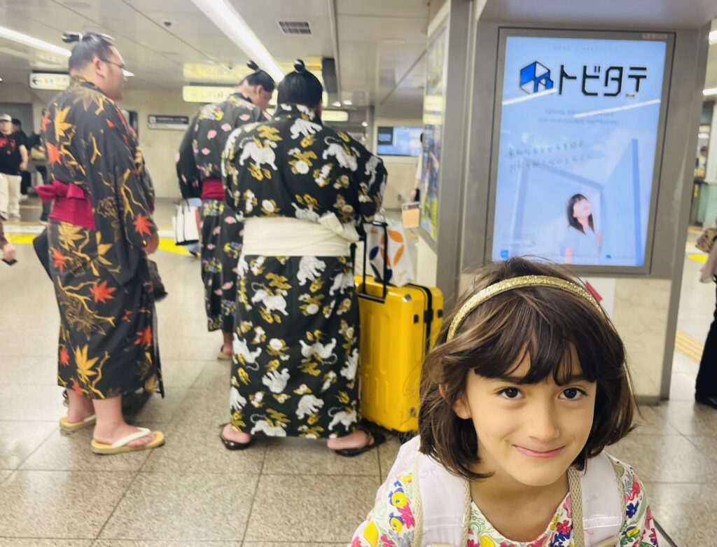 inbound tourists and the sumo wrestlers